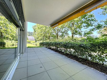 Bel appartement de 2,5 pièces au rez-de-chaussée - Photo 2