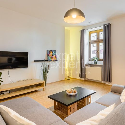 Jedinečný, priestranný 2i byt 74 m2, s klimatizáciou a výhľadom na Dunaj - Photo 1