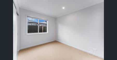 Brand New Modern Family Living in the Heart of Wollert - Photo 2