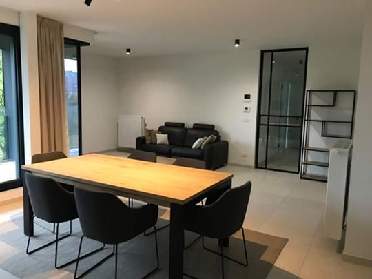 Appartement te huur - Photo 1