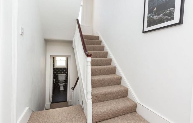 3 bedroom flat to rent - Photo 1