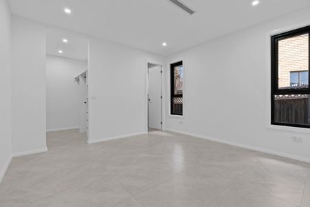 Stunning Family Home in Bradbury with Modern Features - Photo 5