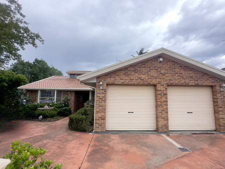 Three Bedroom Residence - Photo 2