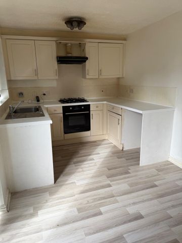 3 Bed Semi-Detached House, Cole Street, M40 - Photo 4