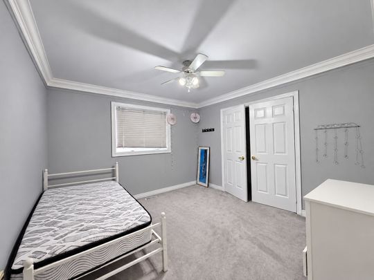 For Lease - 592 Dutch Elliott Court, Newmarket, Ontario - Photo 1