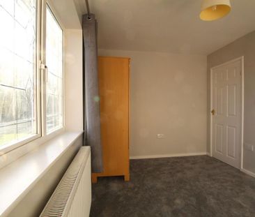 3 bedroom flat to rent - Photo 6