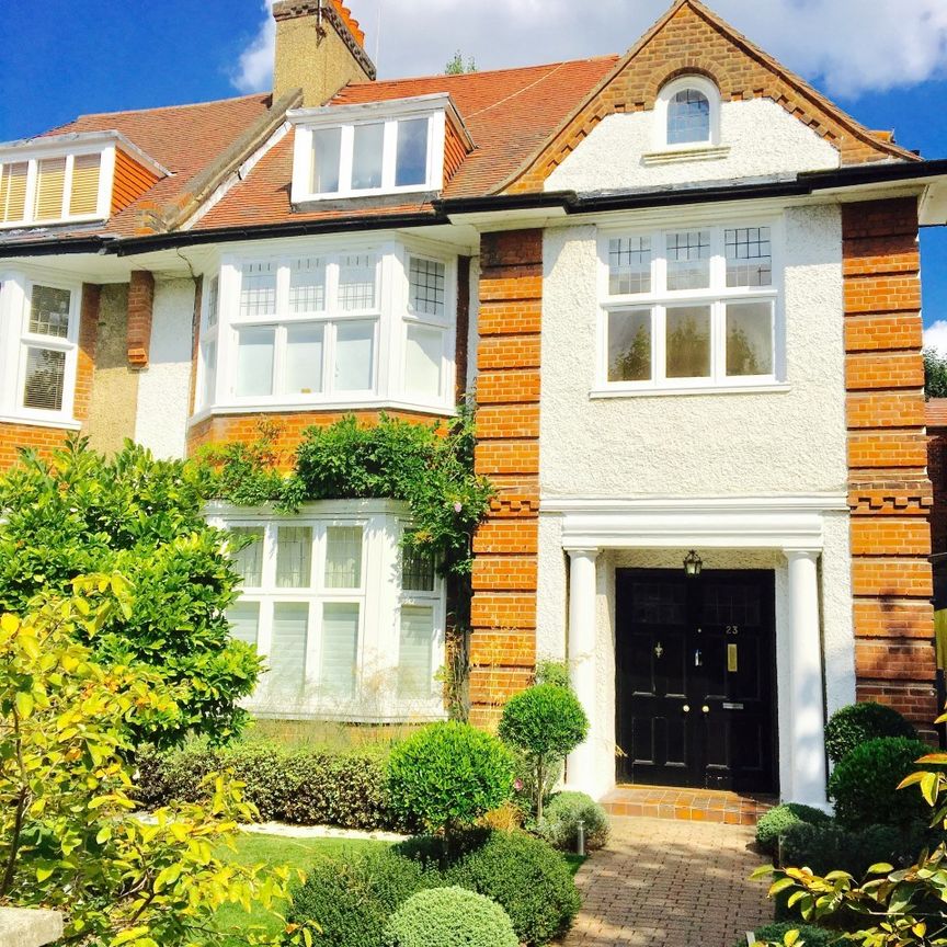 Newly Decorated Two Double Bedroom Apartment with Terrace to Rent in Hampstead (The Crofts) - Photo 1