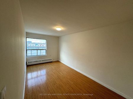 For Lease - 3071 Hurontario Street Unit# 1, Mississauga, Ontario - Photo 3