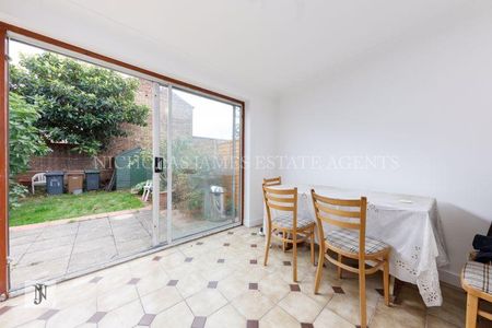 3 bedroom terraced house to rent - Photo 3