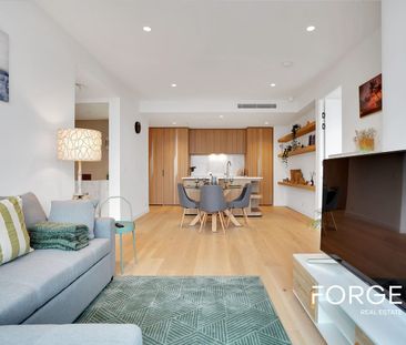 Luxury Living With Carlton Garden Right At Your Door - Photo 4