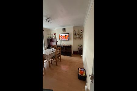 2 Bed Flat, Colchester House, SW8 - Photo 2
