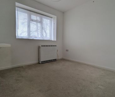 West Wellow Embley Park Unfurnished - Photo 3