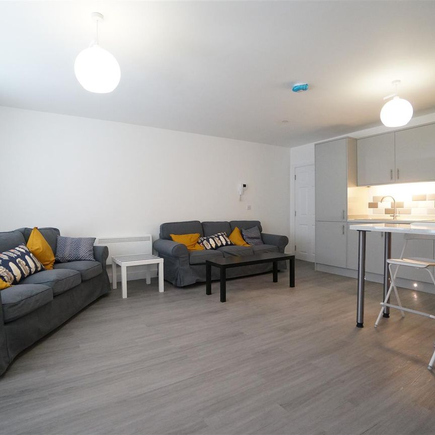 Apartment 2, 282 High Street - Photo 1