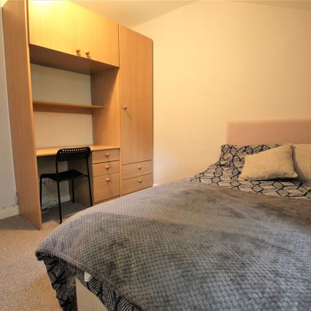 5 bedroom apartment to rent - Photo 3