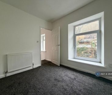 4 bedroom terraced house to rent - Photo 5