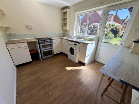 2 bedroom terraced house to rent - Photo 4