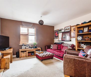 Dorney Road, Swindon - Photo 1