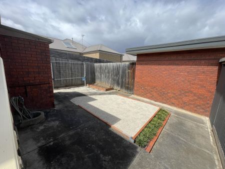 9 Jacobs Street, Belmont - Photo 5