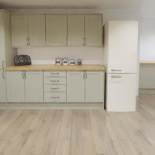 6 bedroom detached house to rent - Photo 1