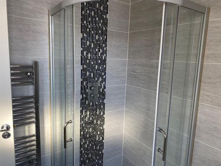 1 bedroom in a house share to rent - Photo 5