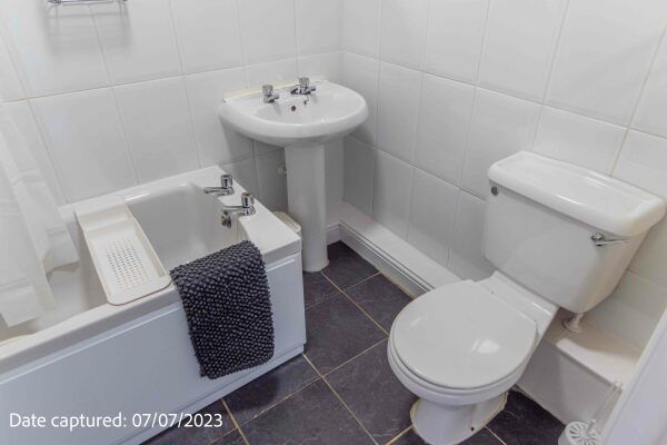 11 Danube House, Huntington - Photo 1