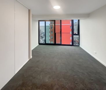 CITY CENTRE, 1 Bed + 1 Car park - Photo 5