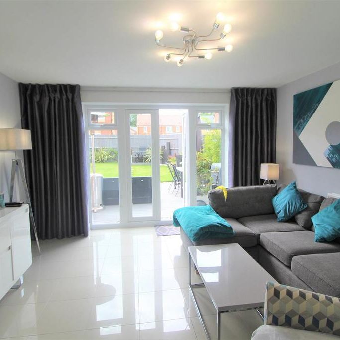 3 bedroom semi-detached house to rent - Photo 1