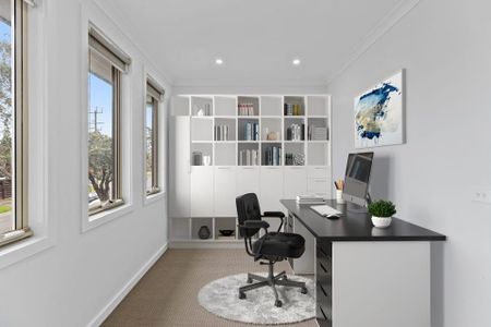 Luxurious Townhouse - Photo 5