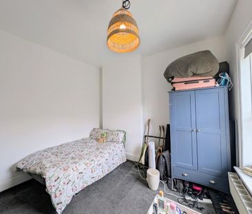 2 bedroom end of terrace house to rent - Photo 5