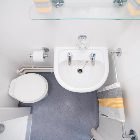 1 bedroom private hall to rent - Photo 4