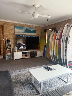 Broadbeach Waters - Photo 1