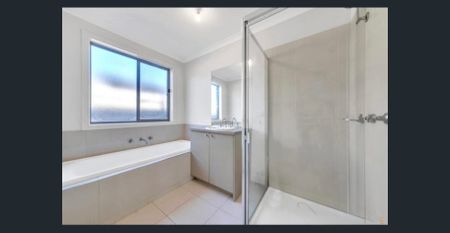Lovely Family home in an excellent location! - Photo 5