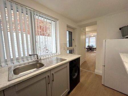 12 Melrose Street, Belfast, BT9 7DN - Photo 3