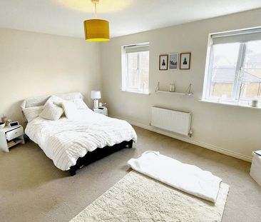 4 bedroom semi-detached house to rent - Photo 5