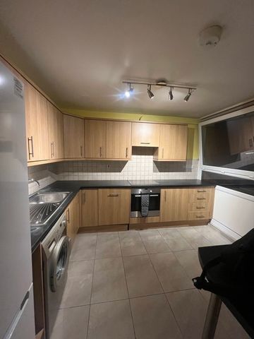 3 Bed Flat, Aberfeldy House, SE5 - Photo 4