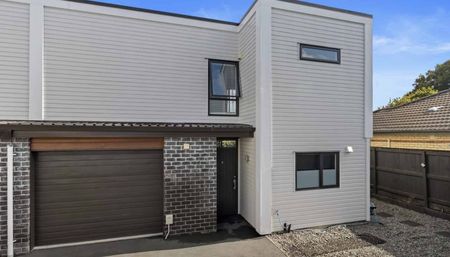 High End Townhouse - Photo 2