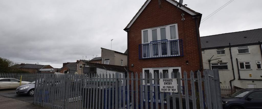 1 bedroom flat to rent - Photo 1