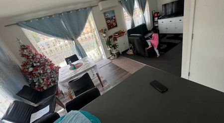 Charming 3-Bedroom Family Home in Papakura, Auckland - Photo 3