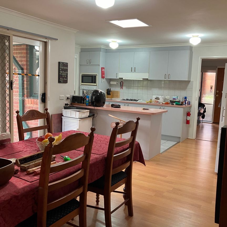 Cranbourne - Photo 1