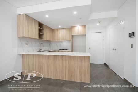 Luxury One Bedroom Apartment - Photo 5