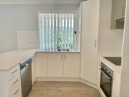 Modern Two-Bedroom Flat - Photo 4