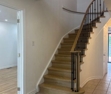 For Lease - 6 Carruthers Crescent, Barrie, Ontario - Photo 2
