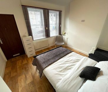 1 bedroom in a house share to rent - Photo 6