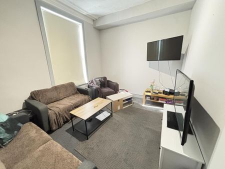 4 bedroom flat to rent - Photo 5