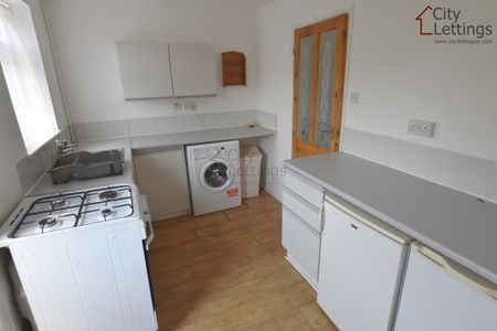 2 Bedroom End Terraced House - Photo 4