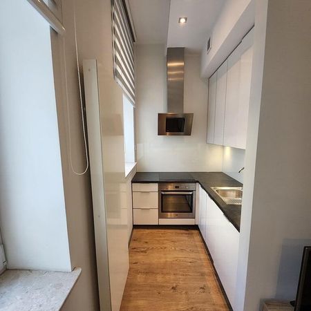 Komfortowe 2 pokoje w centrum z windą i piwnicą. - Zdjęcie 4