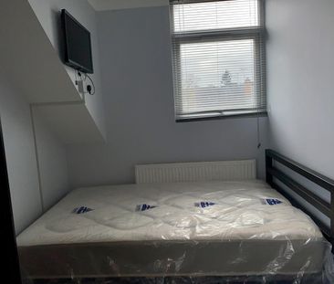 2 Bed Flat, Erleigh Road, RG1 - Photo 4