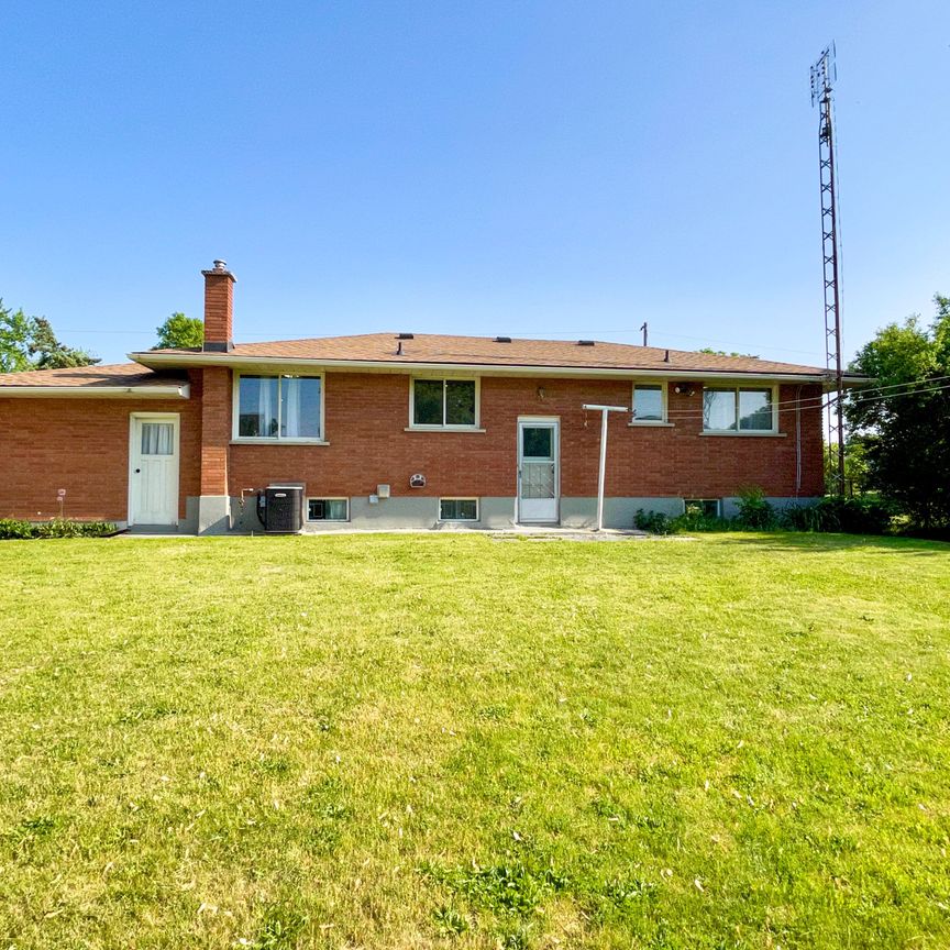 For Lease - 4 VALLEY Road, St. Catharines, Ontario - Photo 1