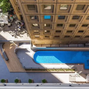 Spectacularly Spacious 1 Bedroom Fully Furnished Apartment in the Heart of CBD! - Photo 3