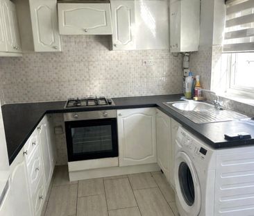 Delaporte Close, Epsom, Surrey, KT17 4AU - Photo 5